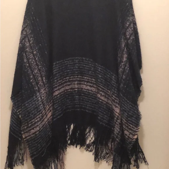 NWOT NAVY Ruana - Picture 5 of 6